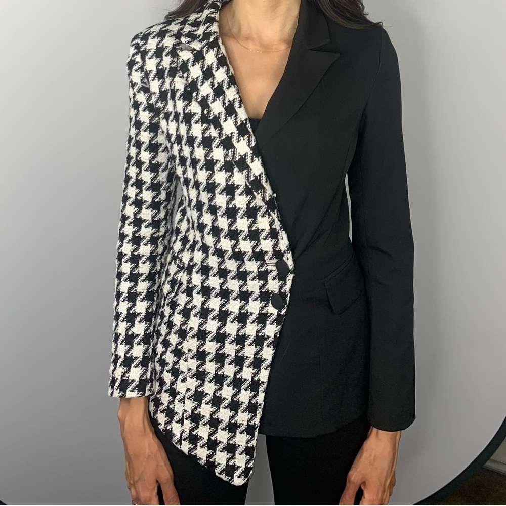 Blazer Half Black Half Pattern From Front And Bac… - image 1